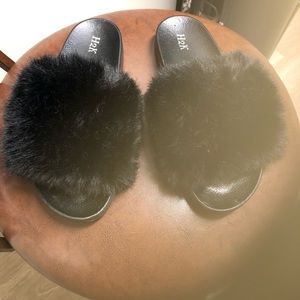 Fur slippers